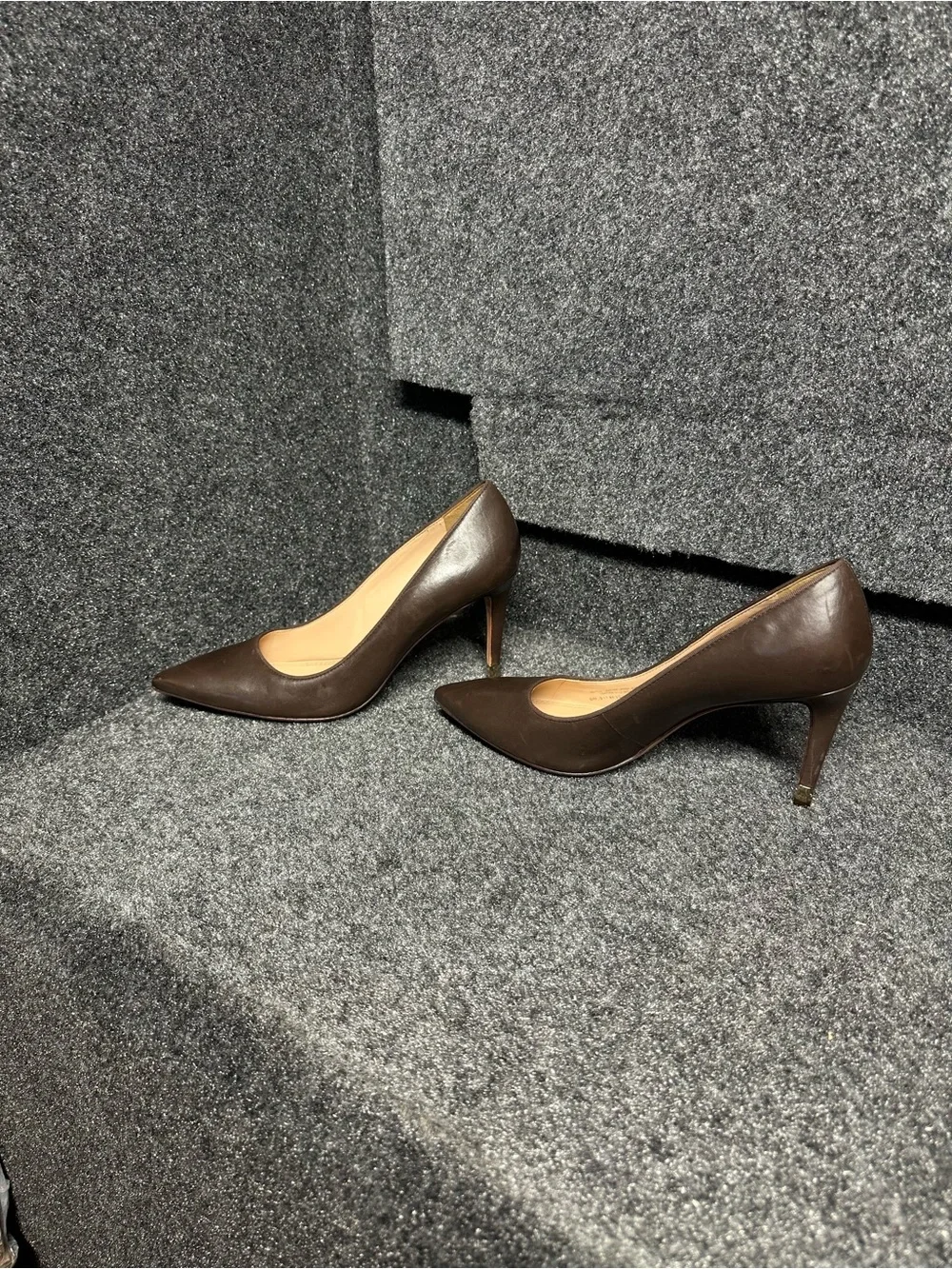 Tory Burch leather pumps chocolate brown chic timeless office designer luxury